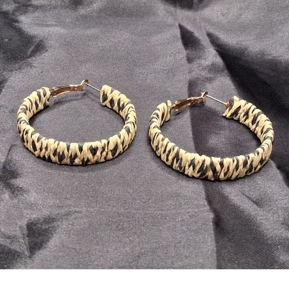 Vintage Lightweight Hoop Animal Print Gold Tone Pierced Earrings Fabric Covered